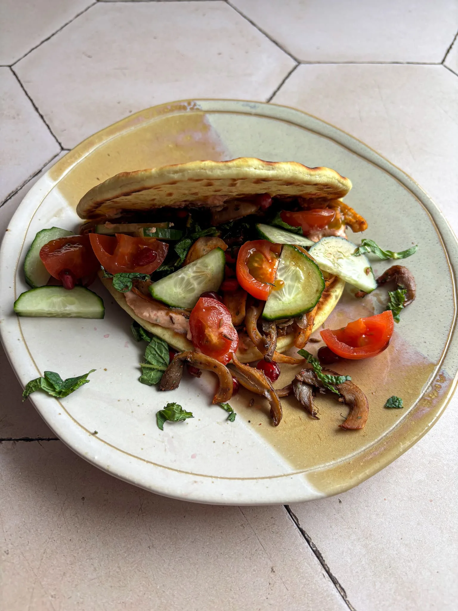 oesterzwam shoarma flatbread