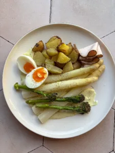 vegetarische witte asperges
