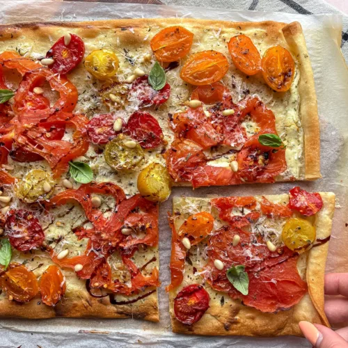 flammkuchen met tomaat