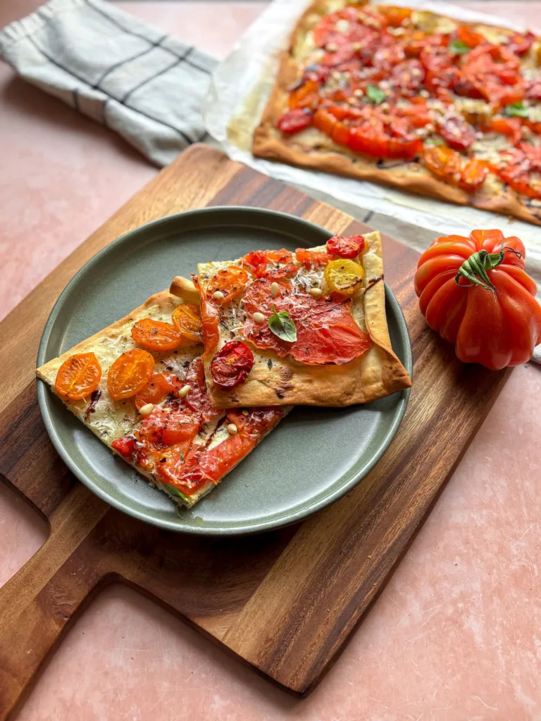 flammkuchen met tomaat